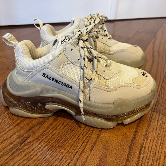 BALENCIAGA Off-White Triple S Sneakers - Picture 8 of 17